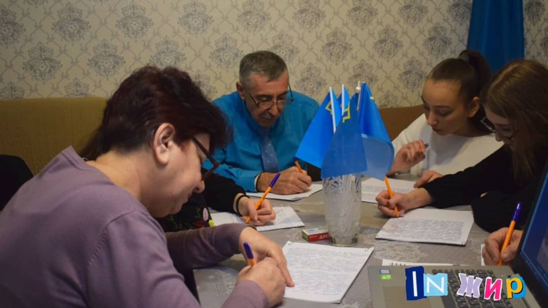 Кримчани пишуть онлайн-диктант кримськотатарською мовою, 2020 рік. Архівне фото INжир media